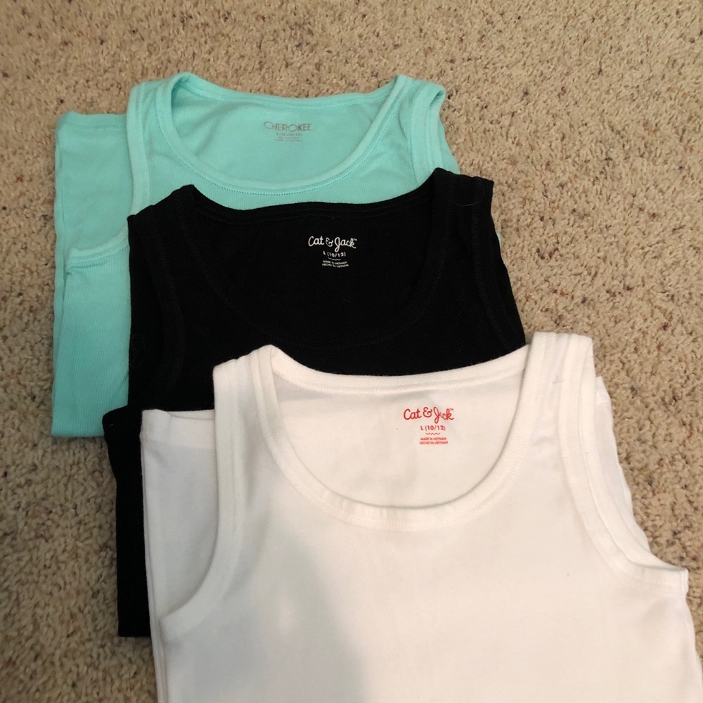 Set of 3 tank tops